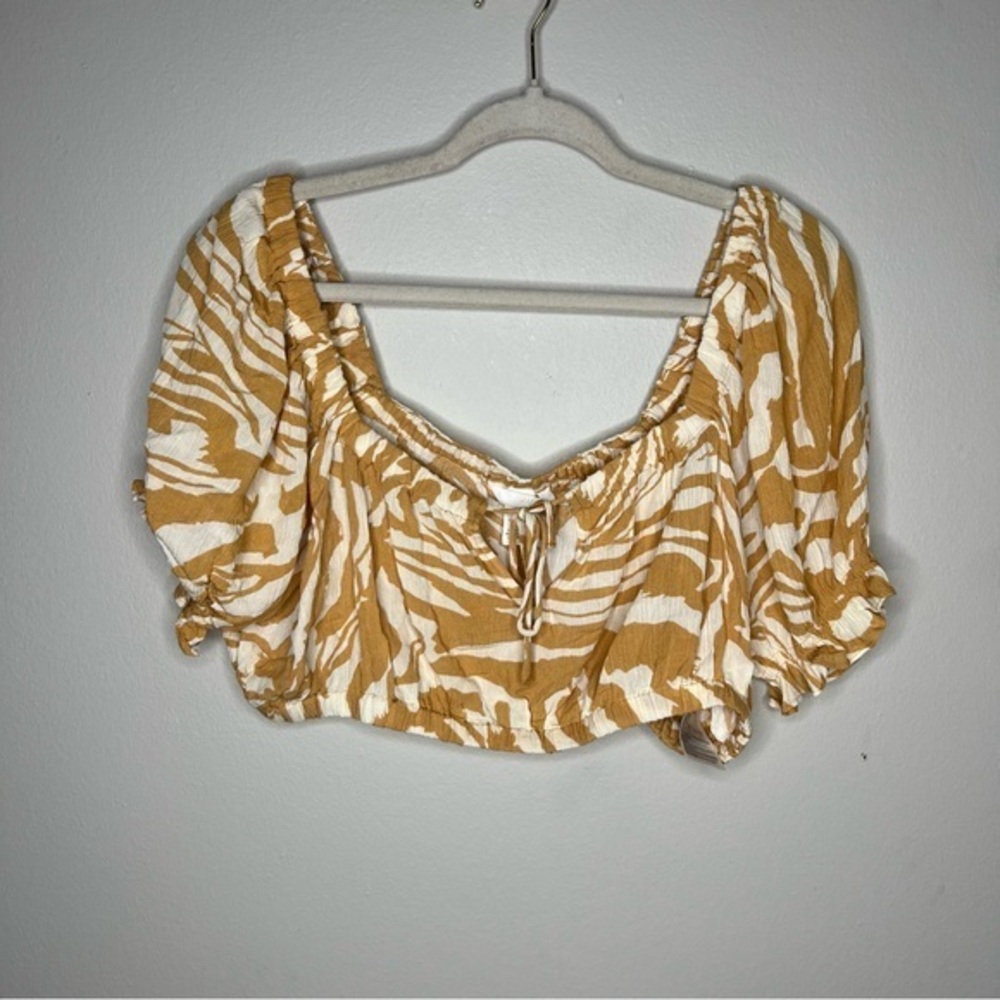 H&M Printed Off The Shoulder Puff Sleeve Sexy Milk Maid Crop Top